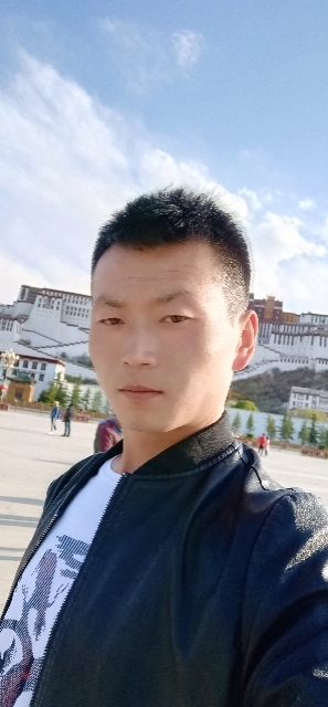 阳光下的小草的第一张照片--安溪交友网