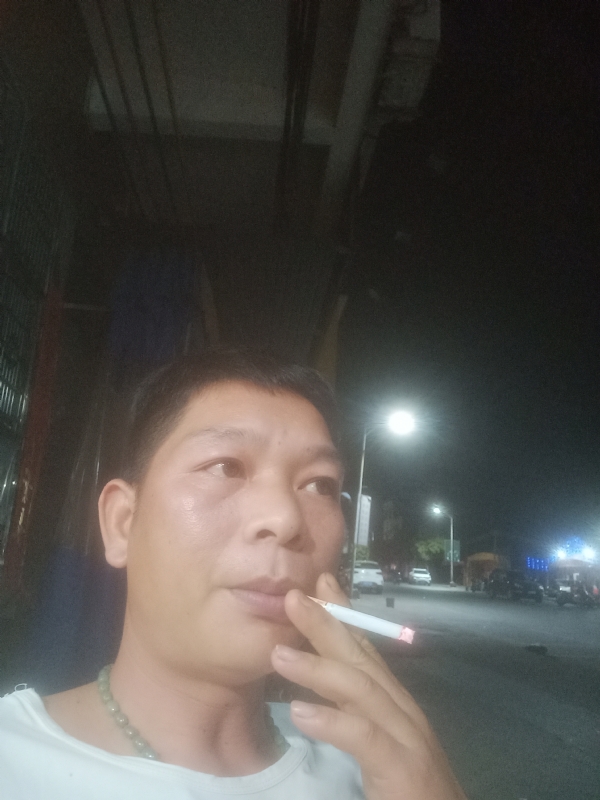 善解人意的第一张照片--安溪交友网